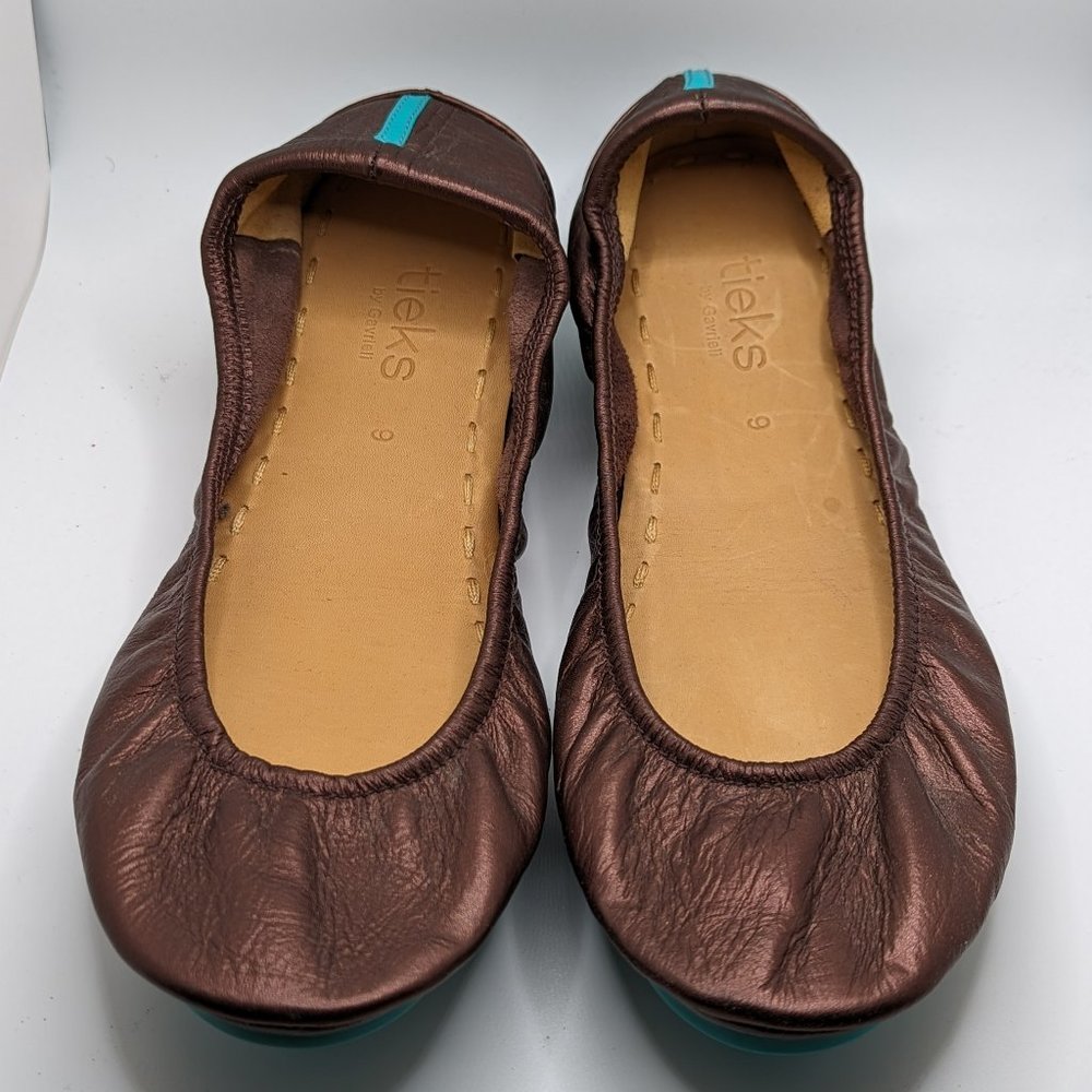 NWOT Tieks ballet flats; Holiday 2018 Raspberry Truffle, size 9